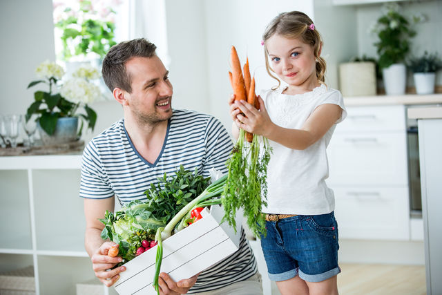 Рекламируйте еду и показывайте детям продукты, из которых будете готовить