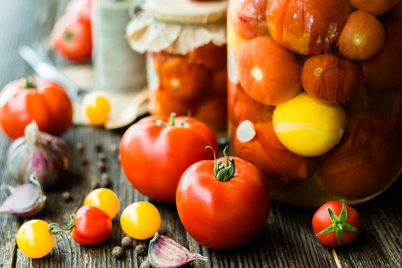 Солнце в банке: 10 рецептов засолки помидоров на любой вкус